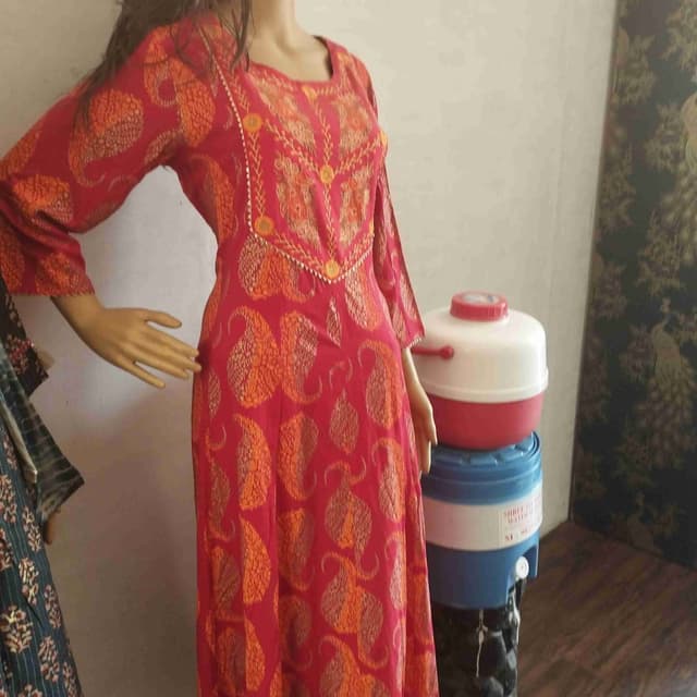 Red kurti