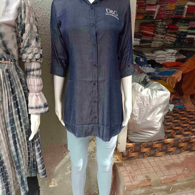 Western shirt with jeans pent