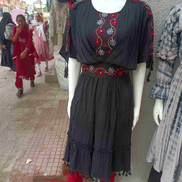 Western top with sigar pent