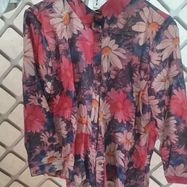 Women's shirt