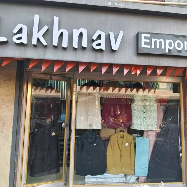Lakhanav emporium 