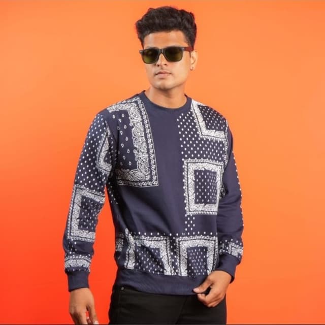 Navy blue and white Sweatshirt