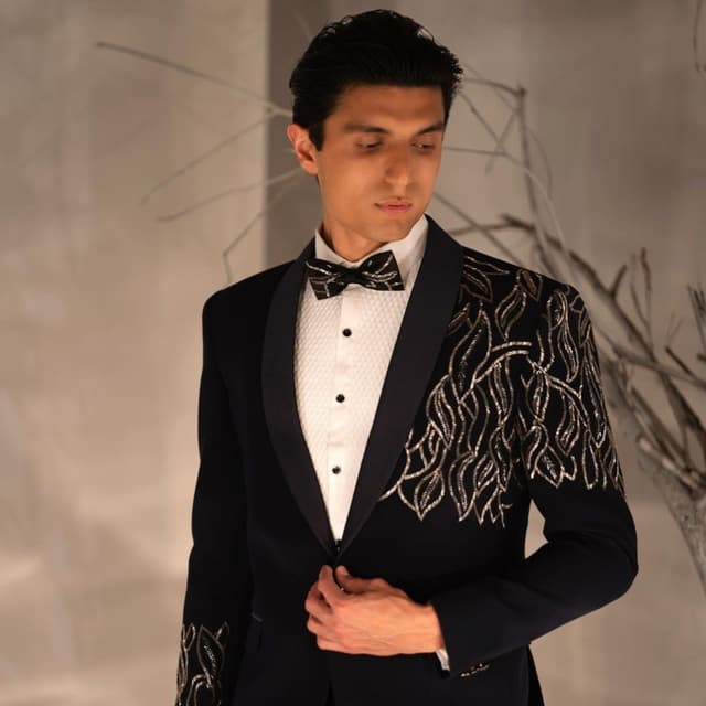 Mens Suite