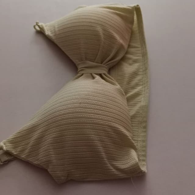 Pale yellow-green Bra