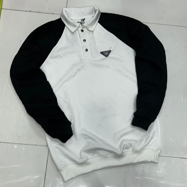 Black and White Sweatshirt