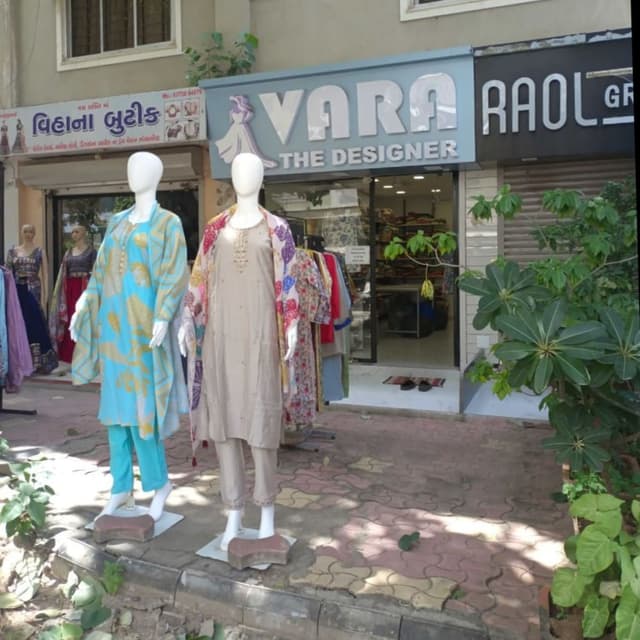 Vara the designer 