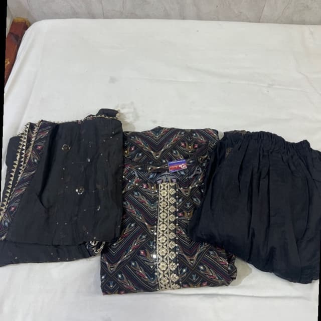 Kurta set (Omfashion)