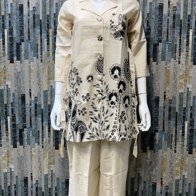Beige and Black Kurta and Trousers