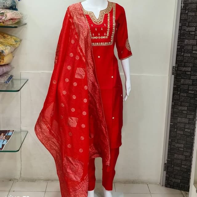 Straight red 3piece suit 