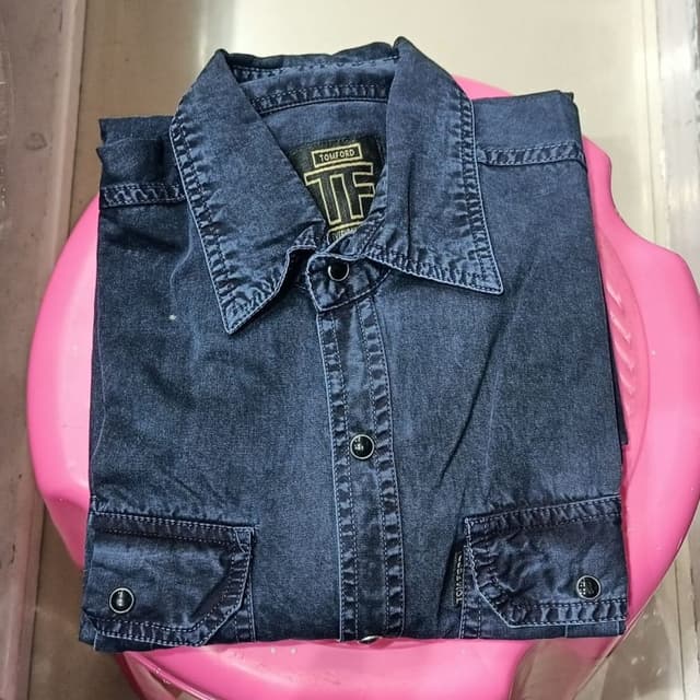 DENIM JACKET FOR MEN DOUBLE POCKET ONLY 2PIECE IF ANY DOUBT CALL ON 9509944614