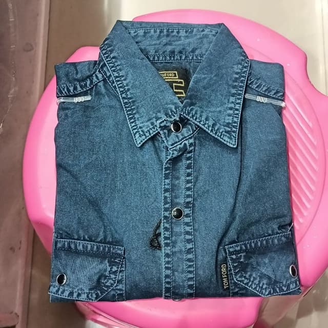 DENIM JACKET FOR MEN DOUBLE POCKETONLY 2 PIECE IF ANY DOUBT CALL ON 9509944614