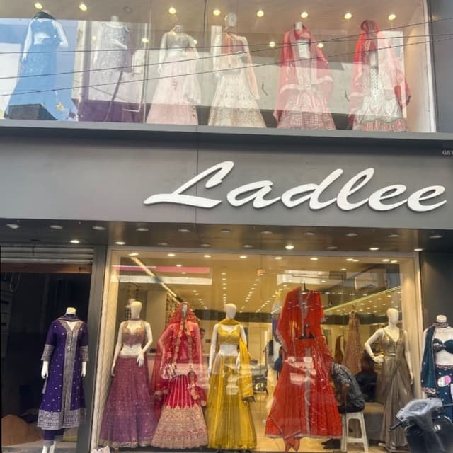 Ladlee 