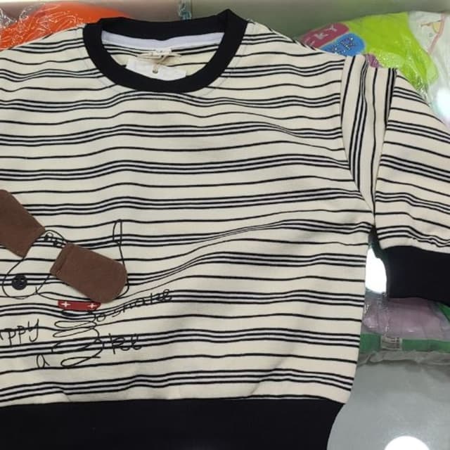 Off-white and black Sweatshirt