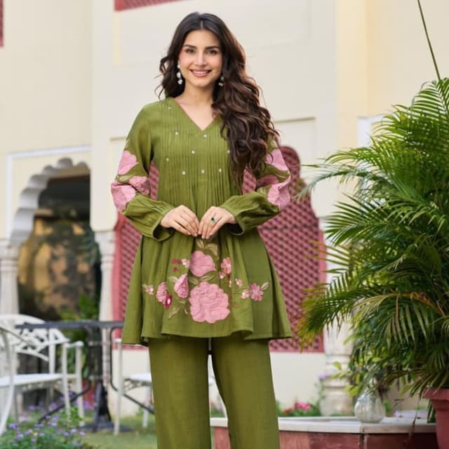 Olive Green, Pink Kurta Set (Kurta and Pants)