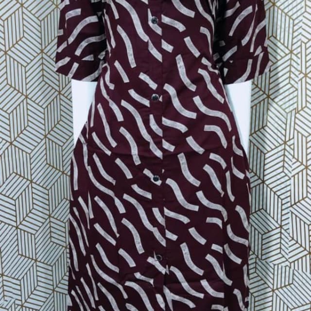 Maroon with off-white abstract wavy pattern Kurti and Pants Set