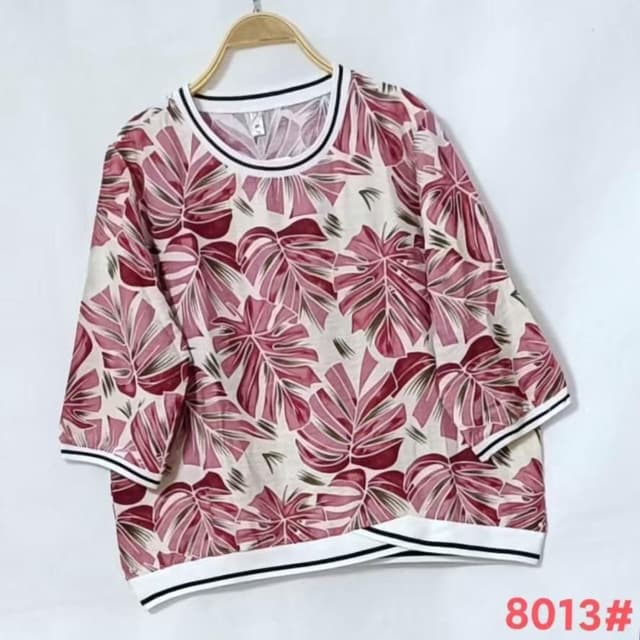 Cream with pink and maroon leaf print T-shirt