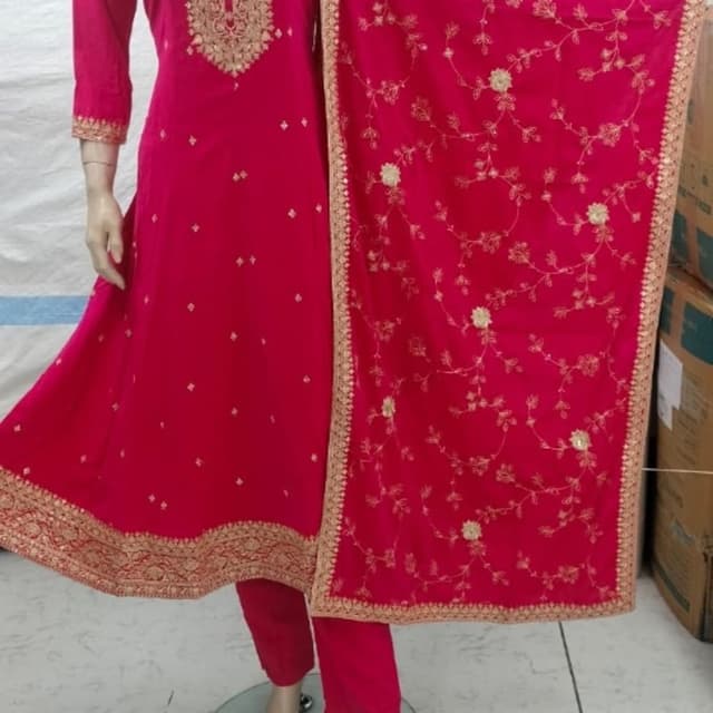 Fuchsia with gold embroidery Salwar Kameez Suit