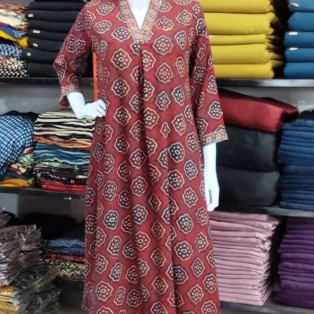 Maroon with blue and beige geometric print Kurta with Pants