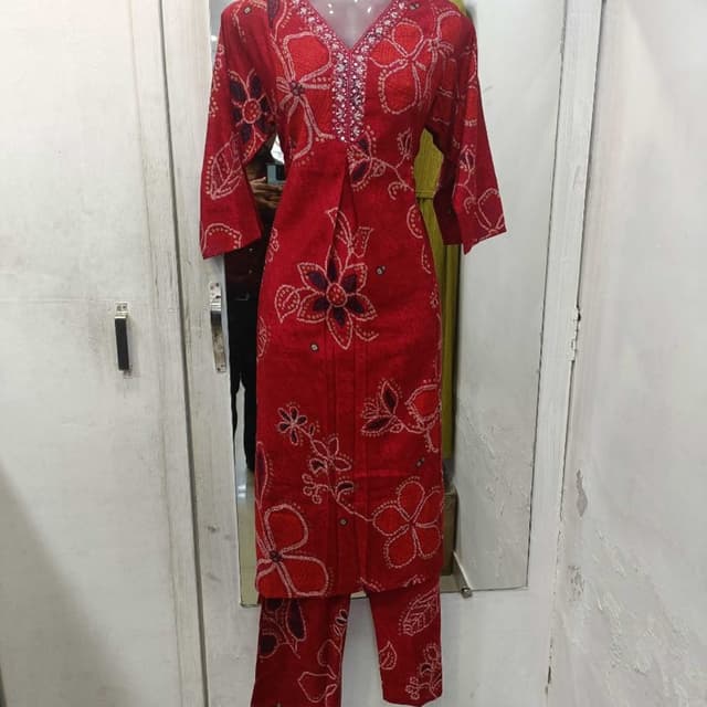 Red with white and navy blue floral print Kurta and Pant Set
