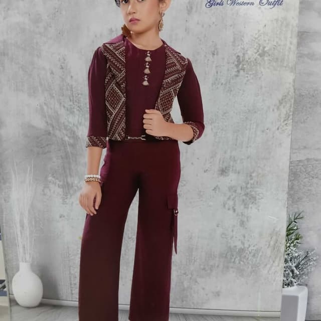 Maroon, Burgundy with beige geometric patterns Three-piece coordinate set (top, jacket, pants)