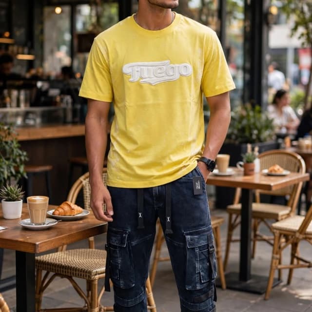 Yellow t-shirt with white accents, Dark wash indigo denim cargo pants T-shirt and Cargo pants outfit